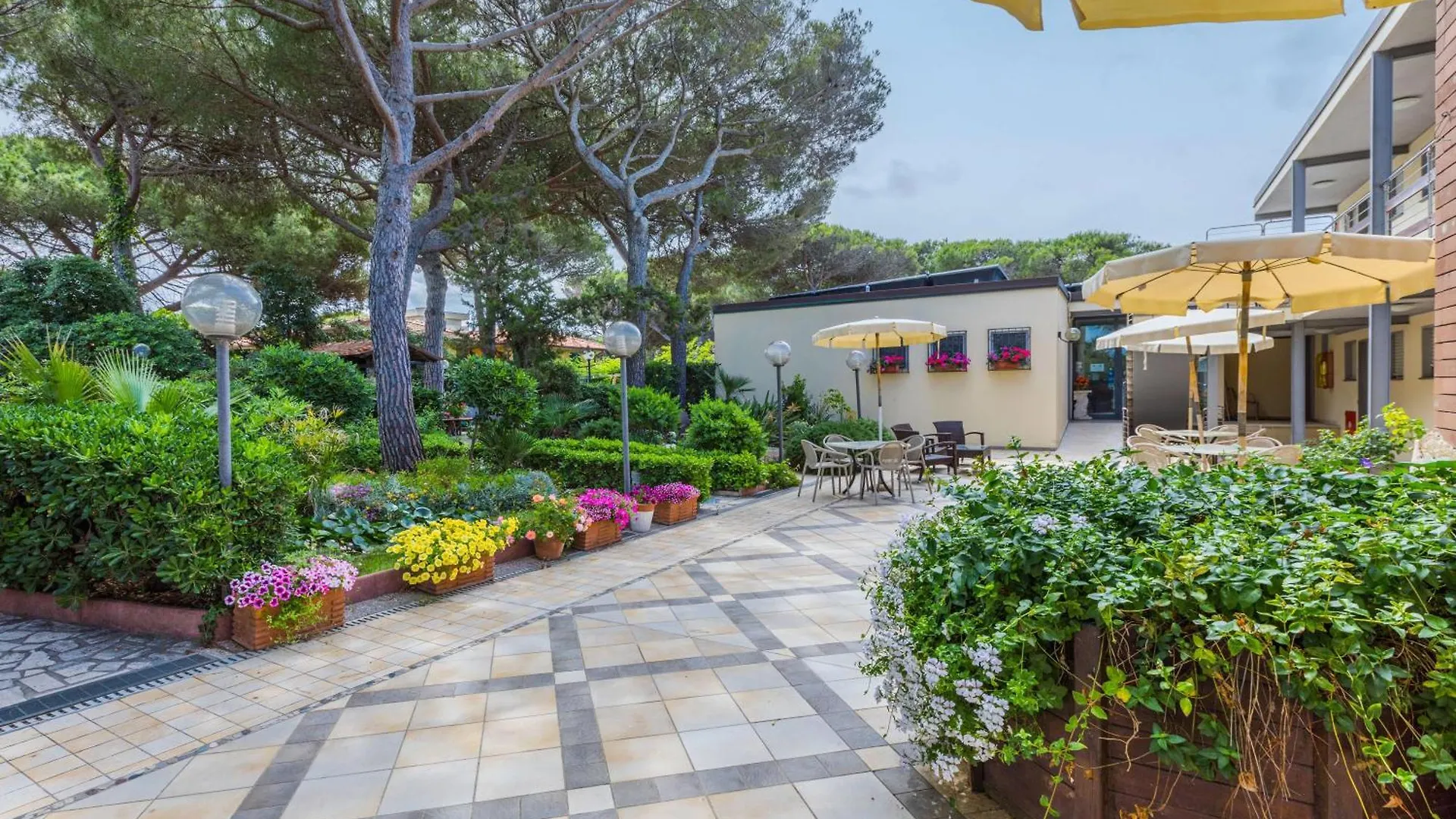 Aparthotel Residence Casa Di Caccia Marina Di Bibbona